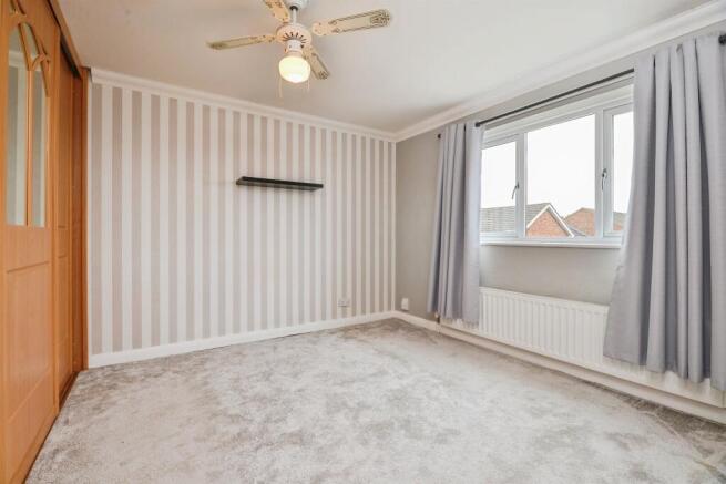 4 bed Detached for sale Image 11