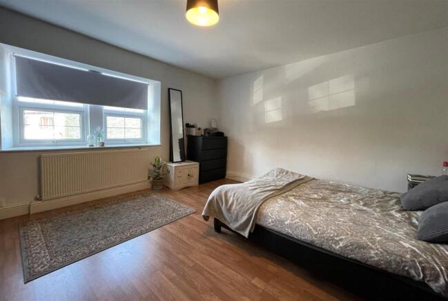 2 bed Terraced for sale Image 8