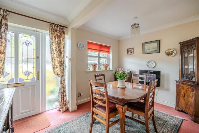 3 bed Bungalow for sale Image 9
