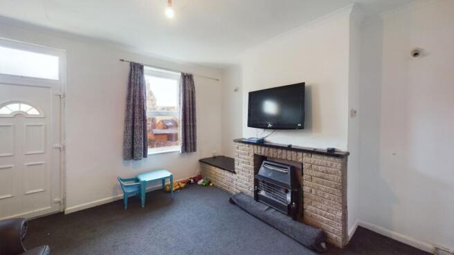 2 bed Terraced to rent Image 4