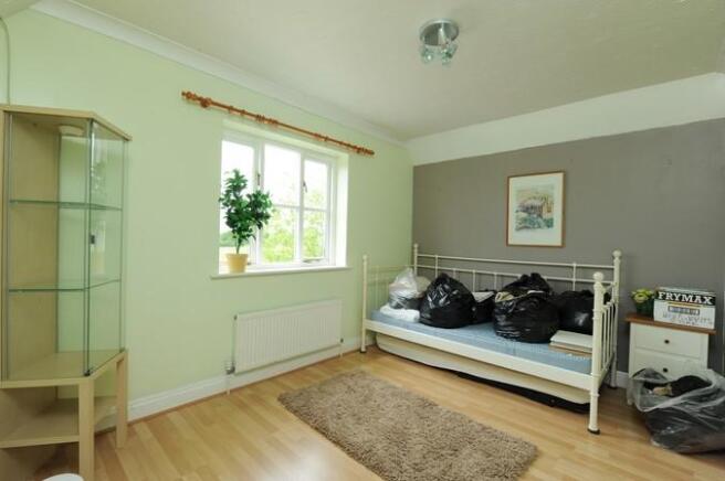 9Bed3.jpg