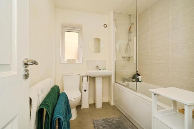 3 bed Semi-Detached for sale Image 11