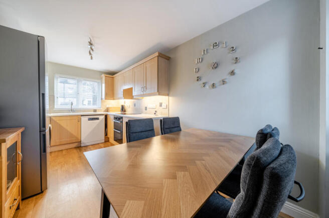 1395379-17-695e55...