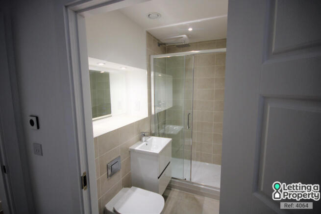 2 bed Apartment to rent Image 9