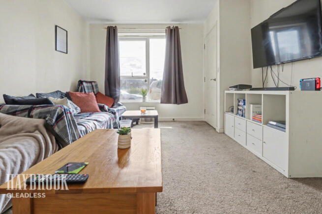 4 bed Semi-Detached for sale Image 5