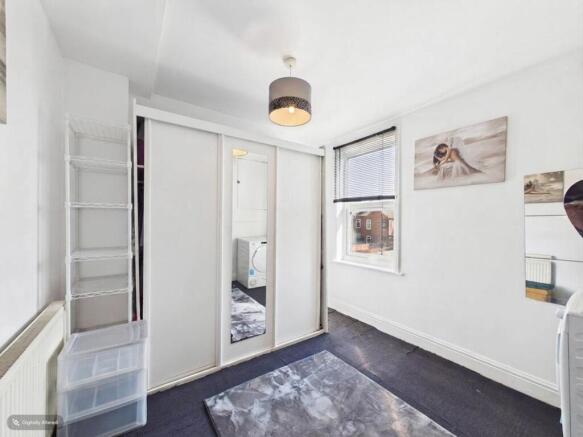 3 bed Terraced for sale Image 10