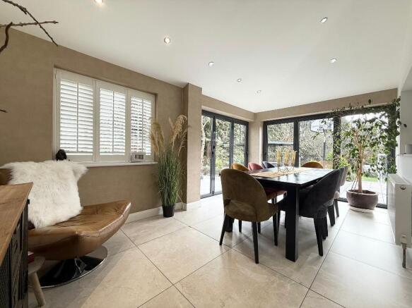 Barnston Close, Wigmore, Luton, Bedfordshire, LU2 9RZ photo 4