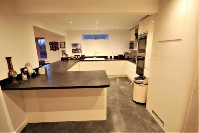 Kitchen: