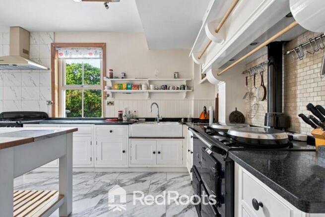 6 bed Semi-Detached for sale Image 12