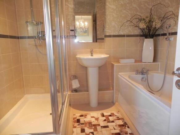 https://s3-eu-west-1.amazonaws.com/propertylab/allanmorris/property-images/standard/2406_20 Avonmill Place - En-Suite Bathroom.JPG