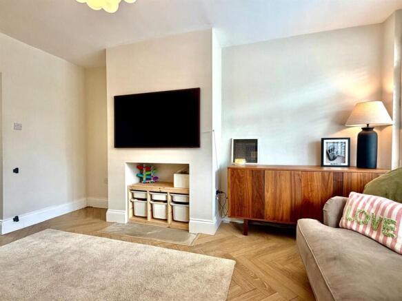2 bed Semi-Detached for sale Image 7