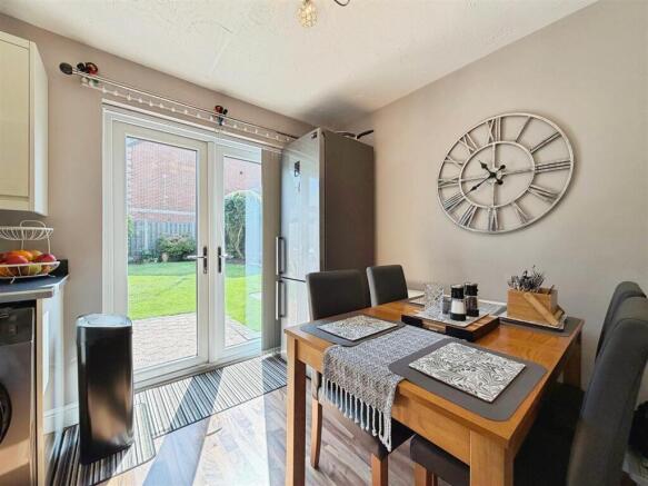 3 bed Semi-Detached for sale Image 5