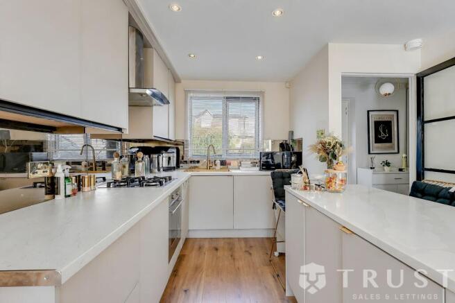 2 bed Semi-Detached for sale Image 4