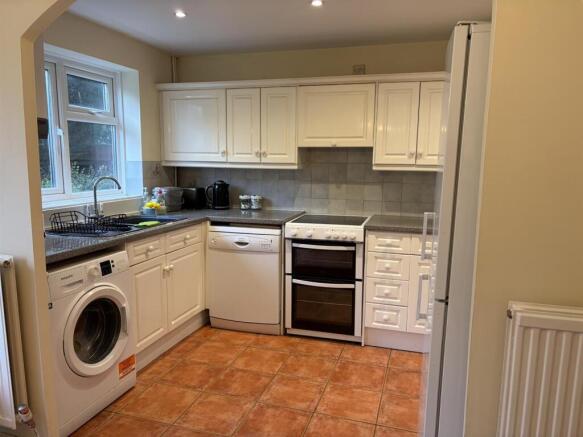 Kitchen 1.jpg