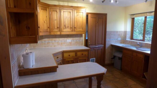 School Lane 10 Kitchen 005