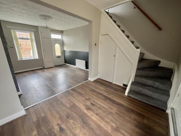 2 bed Terraced to rent Image 4