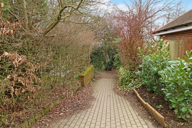 Footpath.jpg