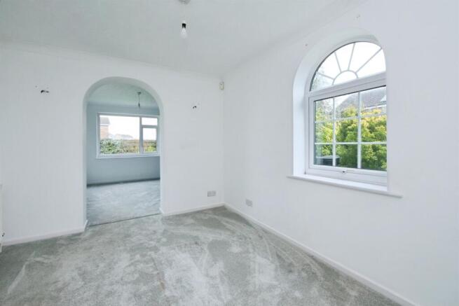 4 bed Detached for sale Image 5