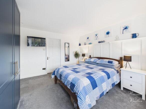 CAM02127G0-PR0378-STILL039