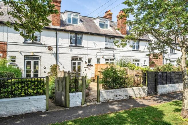 3-bed terraced on St. Andrews Road, Littlestone, Kent, TN28, £335,000