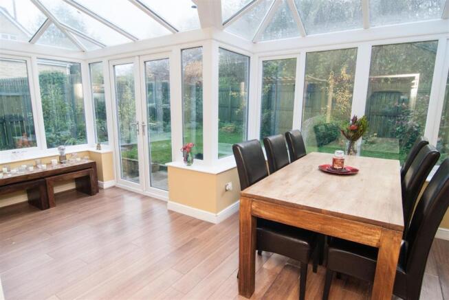 CONSERVATORY/DINING 