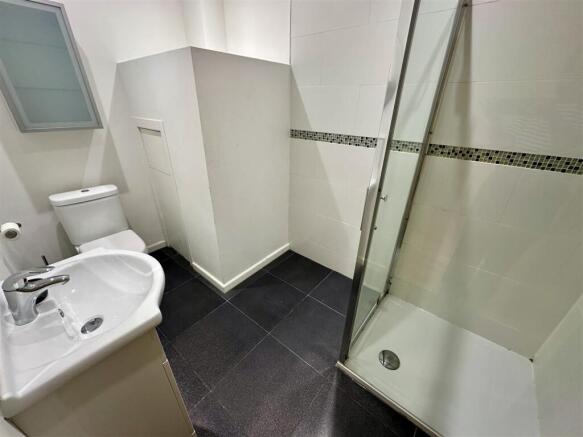 1 bed Apartment to rent Image 9