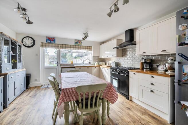 1423178-7-69aee40e68387