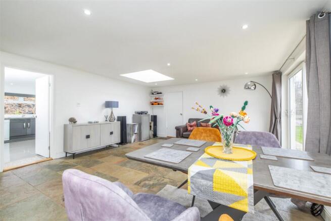 4 bed Detached Bungalow for sale Image 4