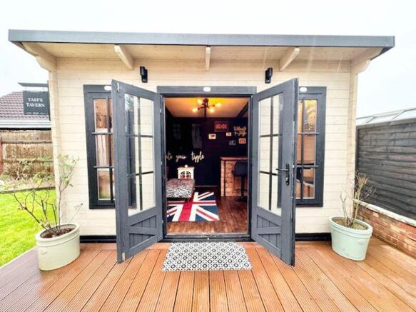 External summer house