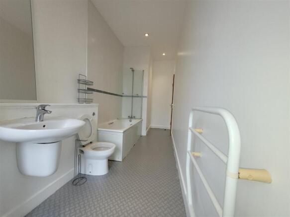 1 bed Flat to rent Image 6