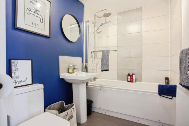4 bed Town House for sale Image 7