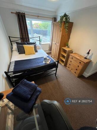 Room 4 Available January