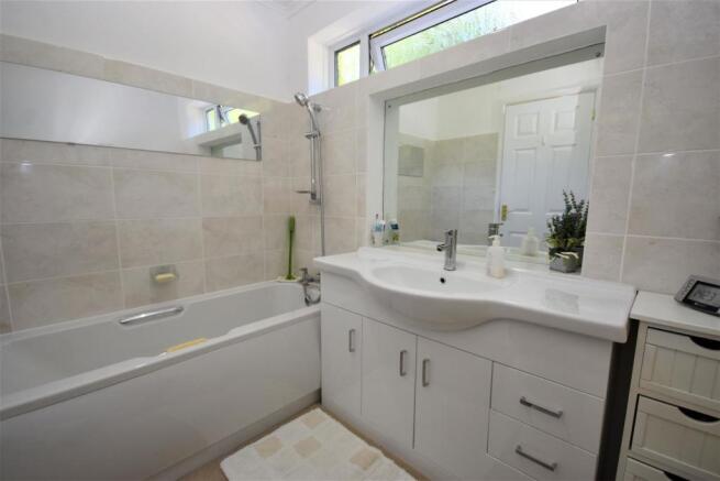 Bathroom.JPG