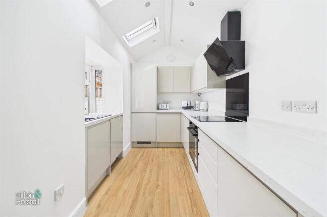 3 bed Terraced for sale Image 7