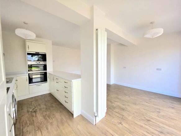 3 bed Semi-Detached for sale Image 8