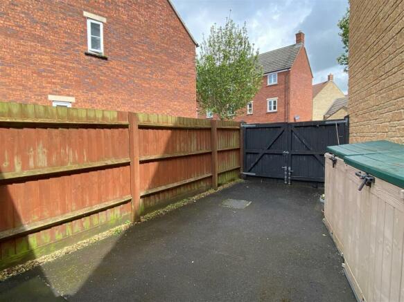Frontage & Driveway