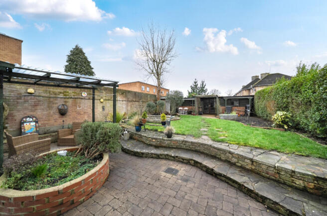 1405195-16-698b63...