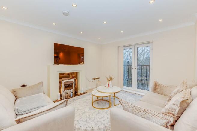 KITCHEN/DINER AND LOUNGE