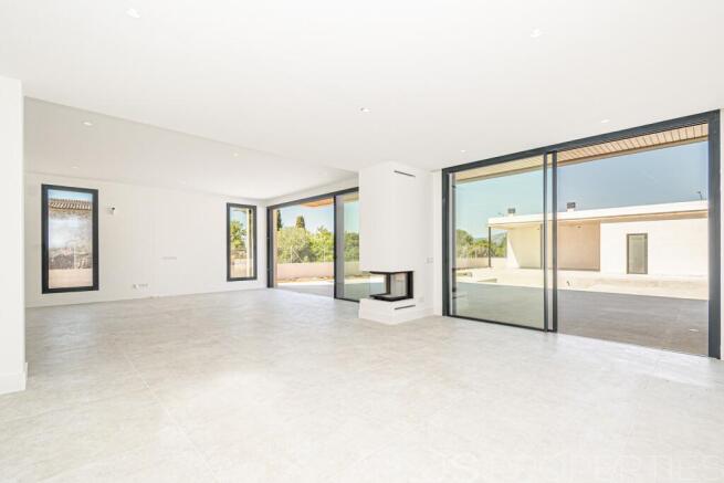 MODERN LUXURY VILLA CLOSE TO THE BEACHES OF PUERTO POLLENSA