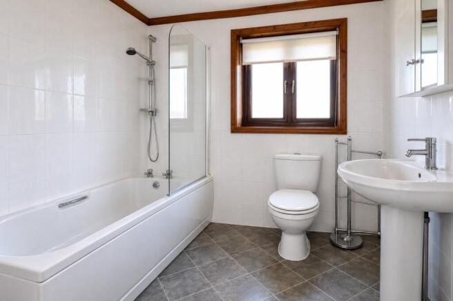 2 bed Semi-Detached to rent Image 6