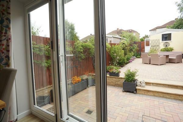 Feature Bi-Folding Doors