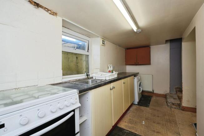 3 bed Terraced for sale Image 11