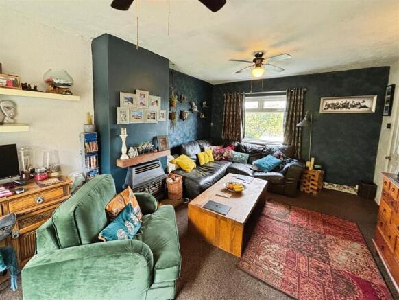 3 bed Semi-Detached for sale Image 4