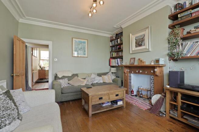 4 bed Semi-Detached for sale Image 6