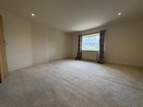 1 bed Semi-Detached to rent Image 5