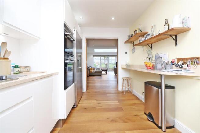 PD kitchen 2.JPG
