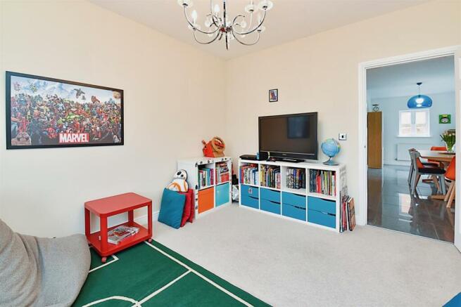 DINING / PLAYROOM