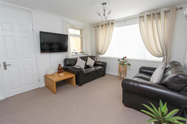 Living room 2.jpg
