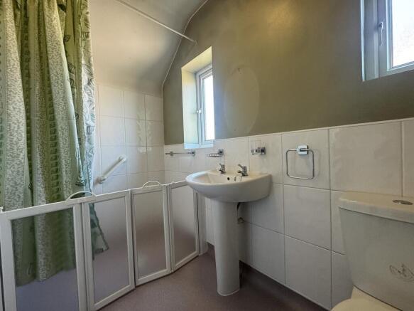 2 bed Semi-Detached for sale Image 11