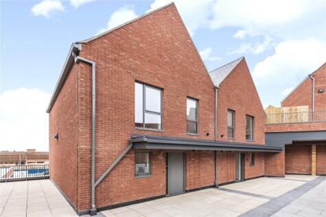 Elms Walk, Wokingham, RG40